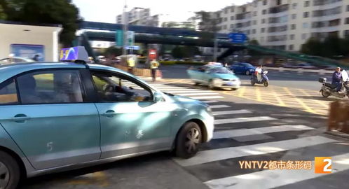 昆明首條巡游出租汽車專用通道投入試運行，破解商業(yè)中心“上下車難”困局
